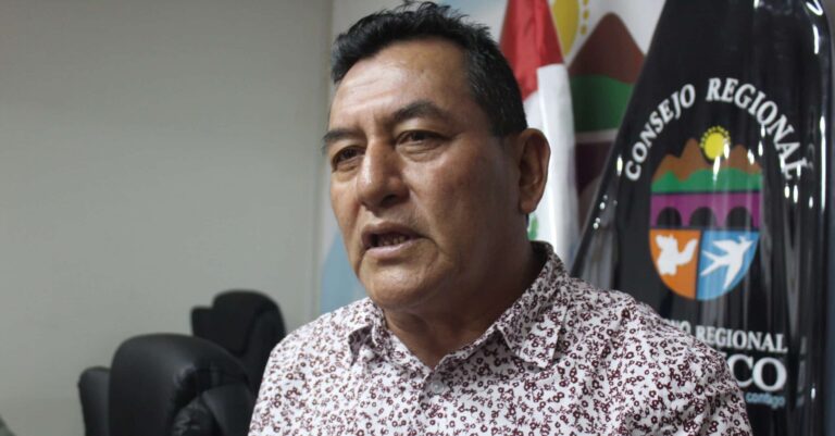 charlatana y soberbia