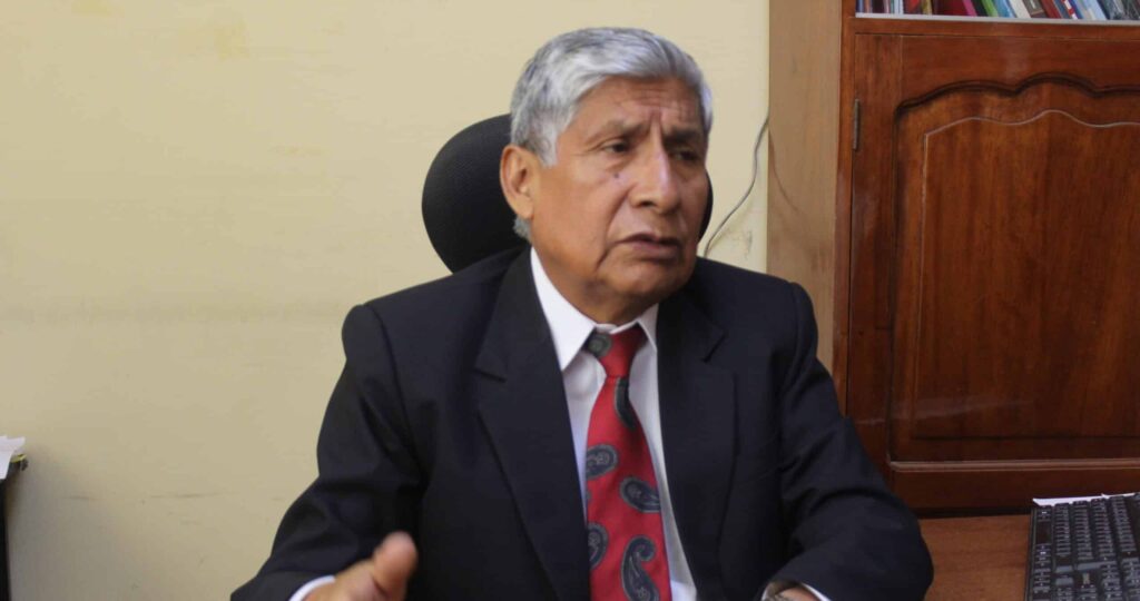 Destituyó a Vilma Llanto