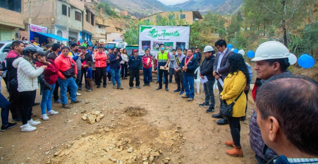 Muro de contención en Llicua