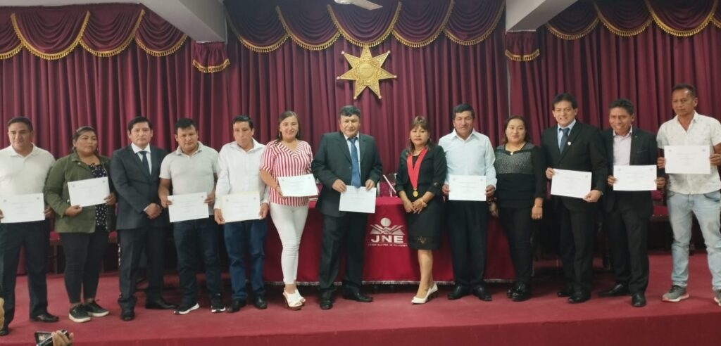 Profesionales huanuqueños idóneos