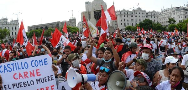 Movilización contra Castillo