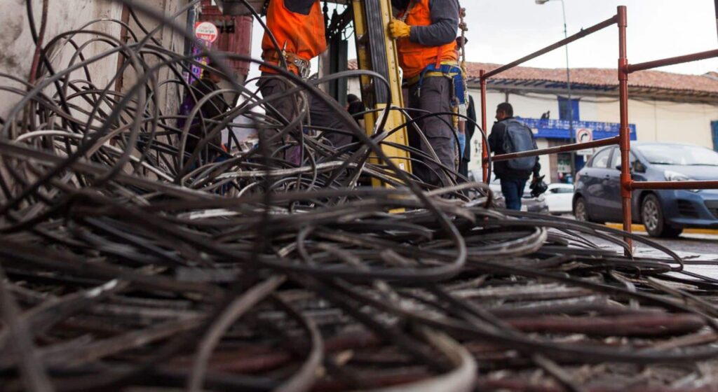 El retiro de los cables de las calles de la ciudad