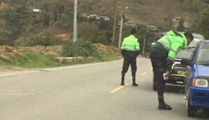 El Tercer Juzgado Penal Unipersonal de la Corte Superior de Justicia de Huánuco condenó a tres años y cuatro meses y el pago de 326 310.15 soles, por concepto de reparación civil contra Giorgio Guiseppi Roberto Mosoni Morales. El sujeto fue hallado responsable como autor del delito aduanero, en la modalidad de contrabando en agravio del Estado- Superintendencia Nacional de Administración Tributaria (Sunat). Según la acusación realizada por la fiscal adjunta, Luz Ramírez, de la fiscalía de Ambo, el sujeto fue intervenido el 10 de julio del 2019, cuando transportaba dos motoniveladoras, en un tráiler perteneciente a la empresa Italtrac S.A.C., las cuales fueron incautadas. La intervención ocurrió en el distrito de San Rafael, luego fueron trasladados a Huánuco para las investigaciones. Luego de un proceso judicial, se conoció que el gerente de la empresa no tramitó el permiso con la fianza respectiva para el transporte de las dos motoniveladoras. Ante los hechos, el magistrado lo halló responsable y condenó a tres años de pena suspendida.