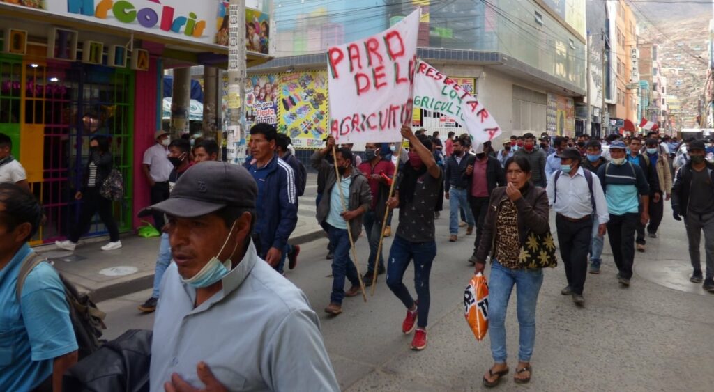 Marcharán exigiendo el cierre del Congreso