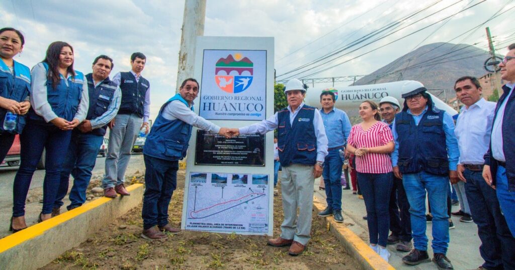 Inauguran Avenida Juan Velasco