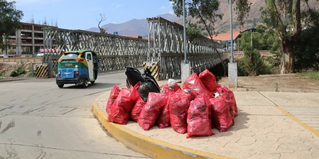 Limpieza al malecón Huallaga