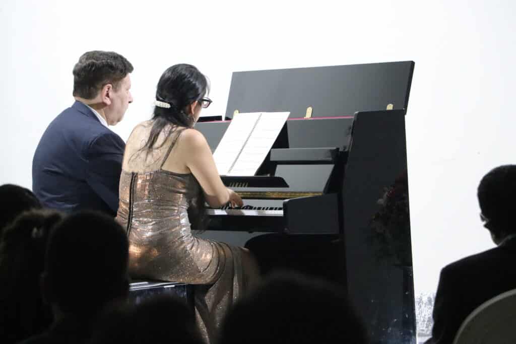 Concierto a cuatro manos