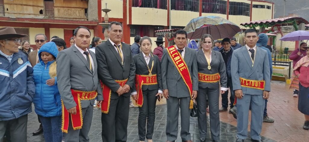 Alcalde y regidores juramentaron