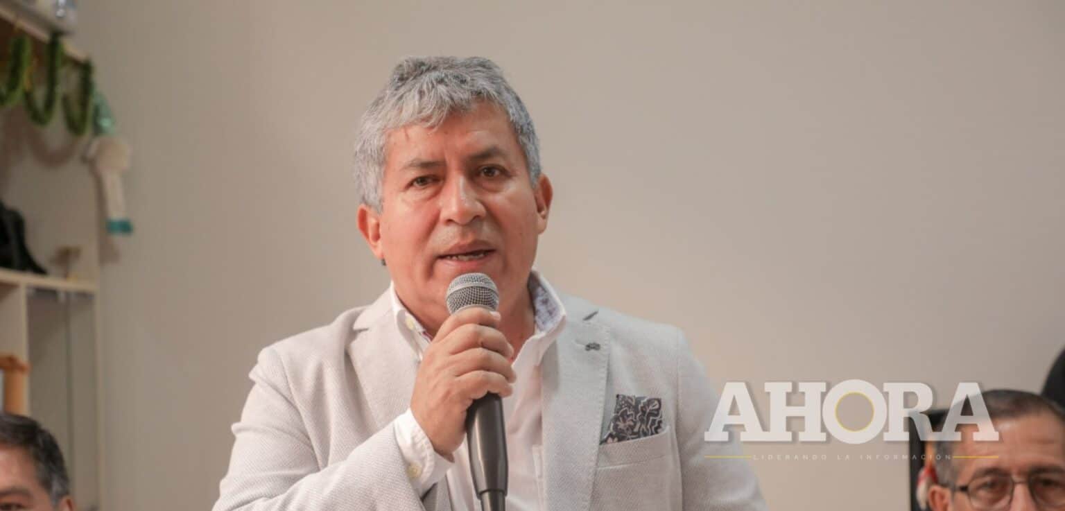 Luis Briceño trabaje en su gestión