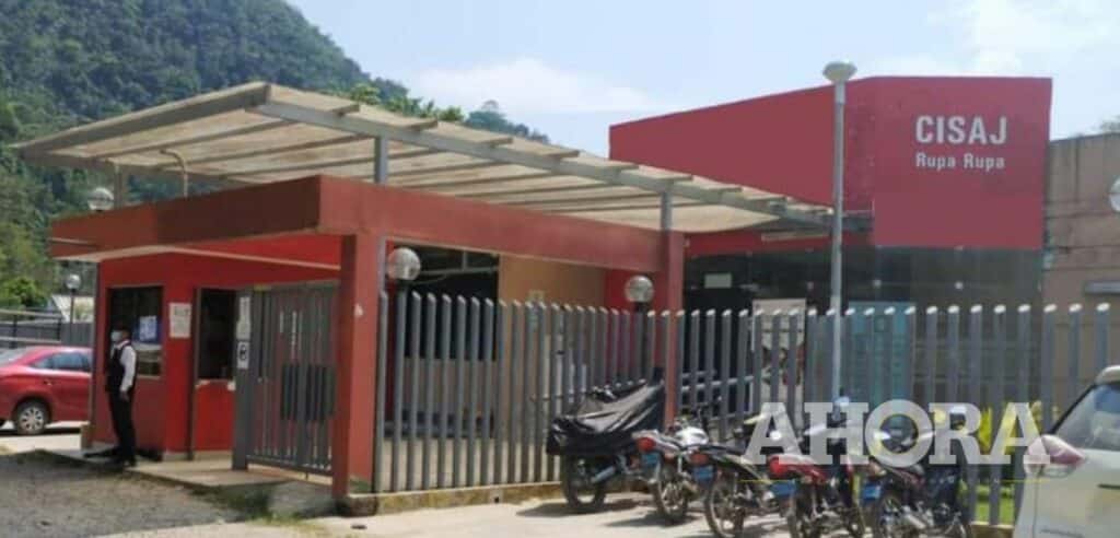 Tocamientos a niñita