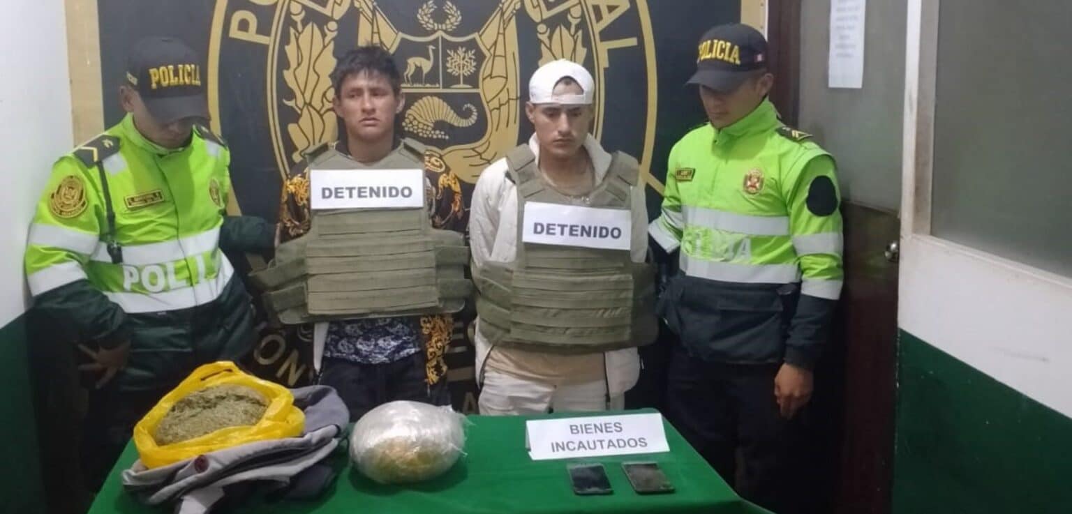 Se pusieron nerviosos: Primos caminaban llevando más de 2 kilos de marihuana