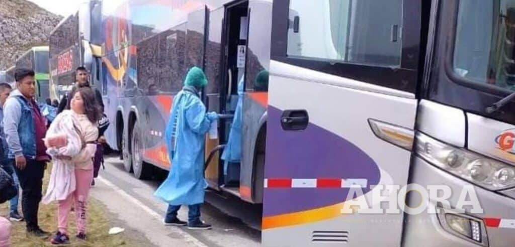 Cruce Huánuco - Pasco: Pasajeros varados son atendidos por personal médico