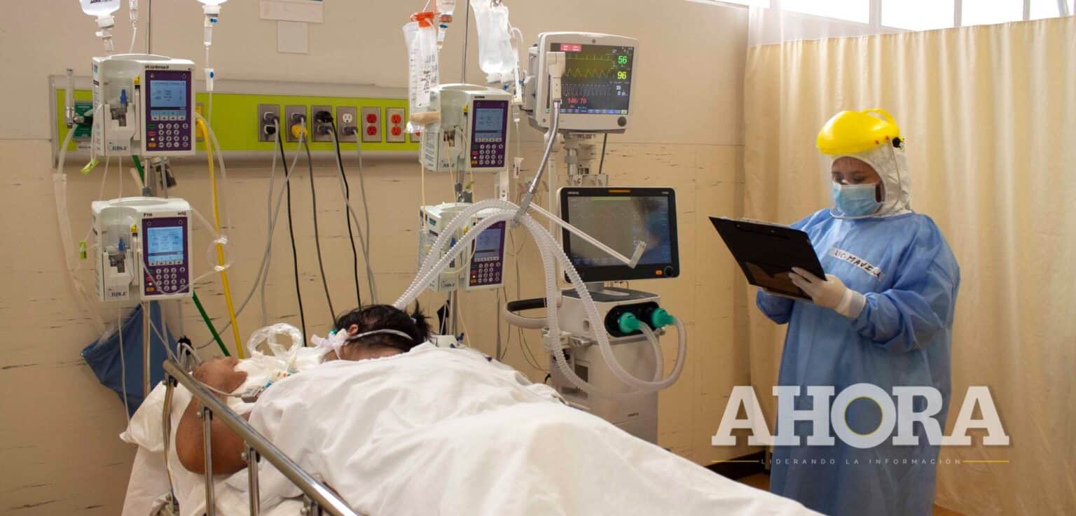 COVID-19: Cinco pacientes luchan por sus vidas en la UCI