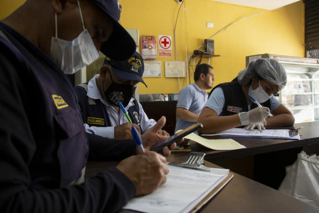 Municipales fiscalizaron restaurantes y supervisaron condiciones de salubridad