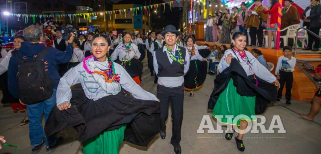 Cientos de turistas y vecinos disfrutaron del Primer Carnaval de Todo el Perú en Amarilis