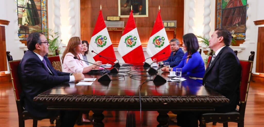 Keiko Fujimori: “La salida más rápida a esta crisis es adelantar las elecciones para este año”