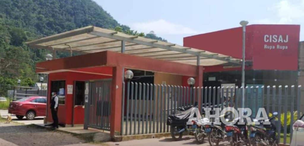 de abusar sistemáticamente de menor