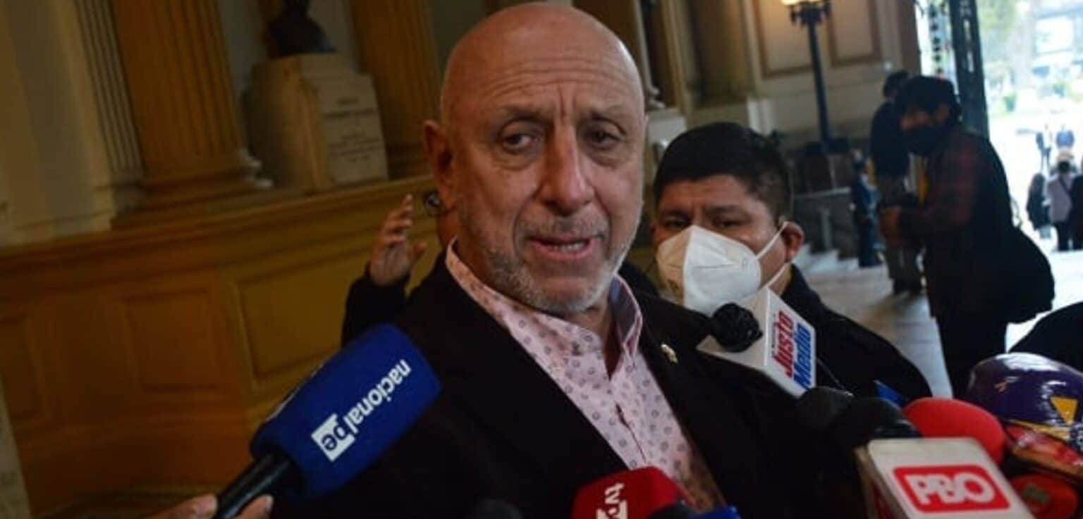 José Cueto: “Si uno de esos vándalos quiere atacar a mi familia, yo sí le voy a meter bala”