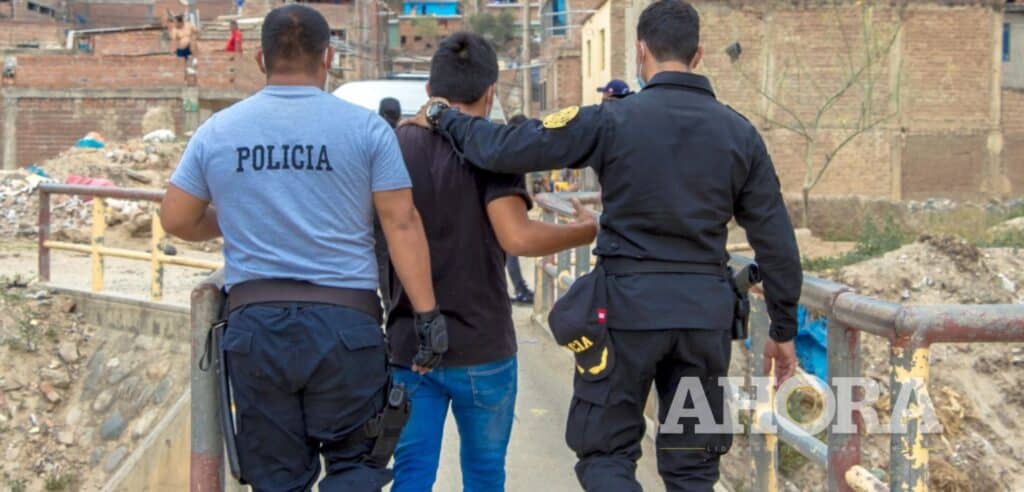 Menor fue arrestado tras ser acusado de hurtar trimóvil en la puerta del centro de salud