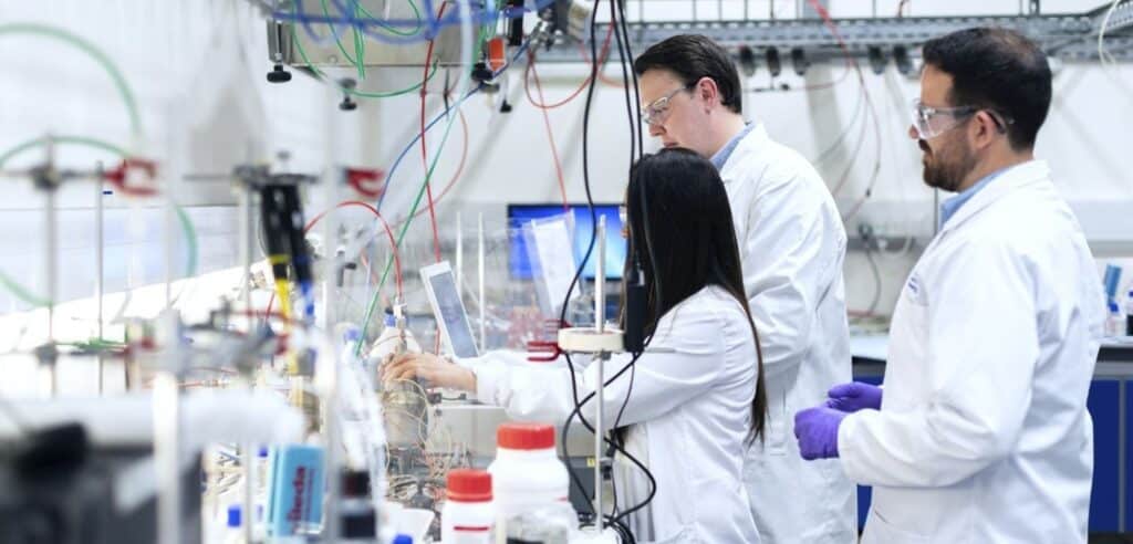 Japón ofrece becas para médicos, investigadores e ingenieros peruanos