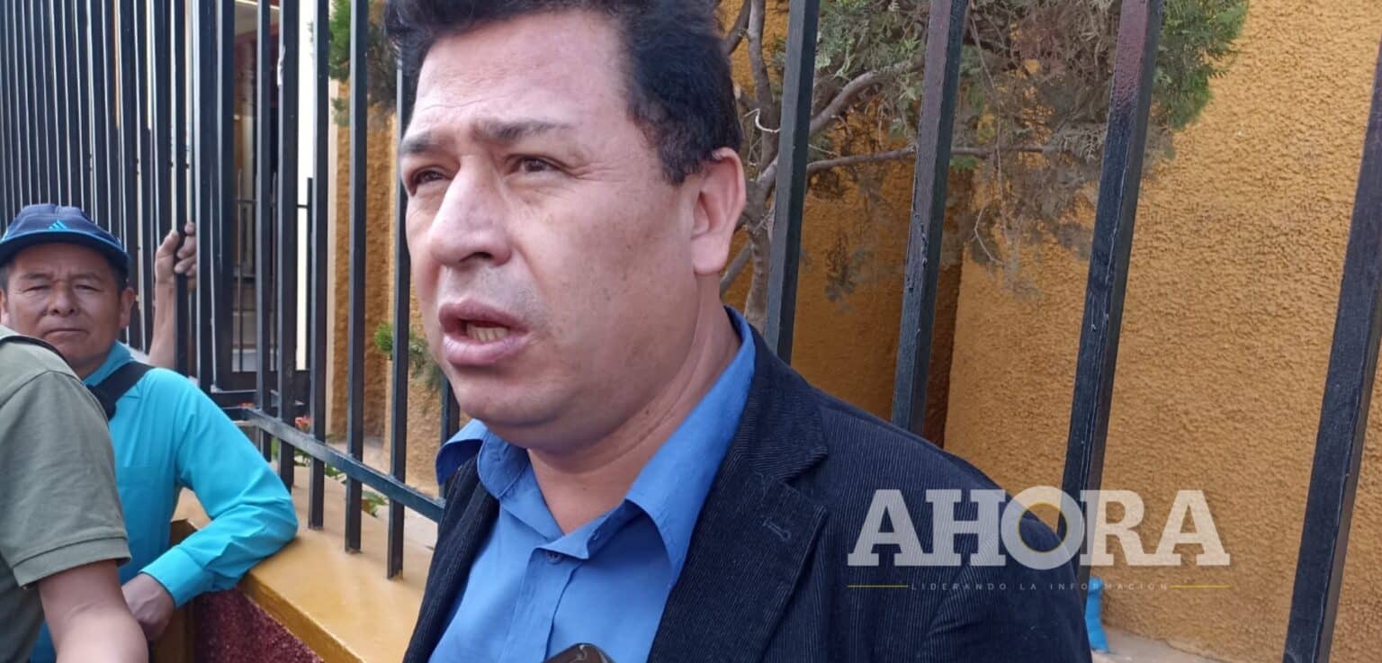 Rodolfo Espinoza: “Presión interna y externa provocaría la renuncia de Dina Boluarte”