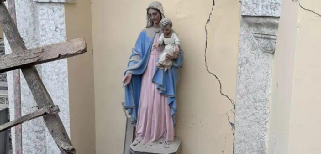 Imagen de la Virgen María queda intacta tras desplomarse la Catedral de Turquía