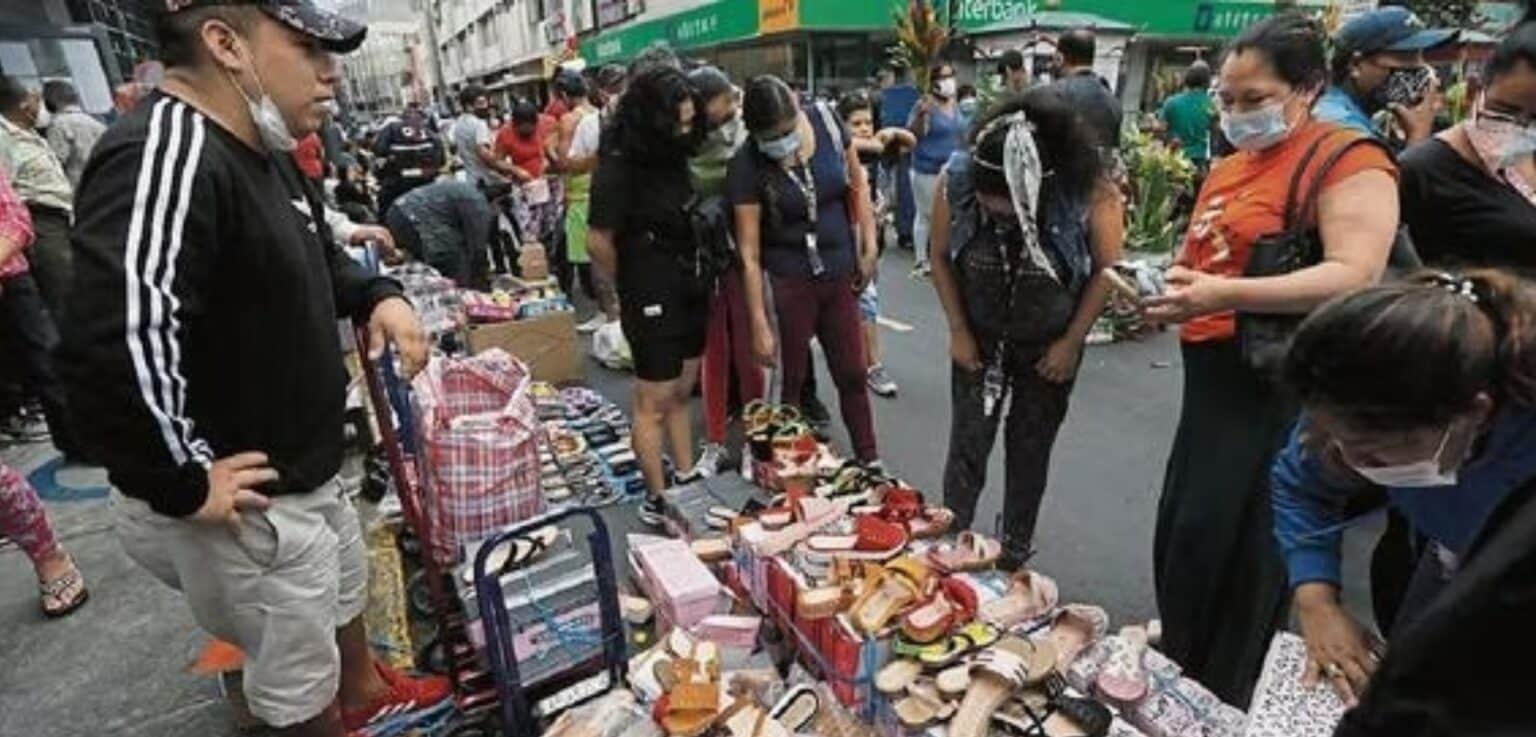 Titular del MEF, Alex Contreras: “La economía se está recuperando”