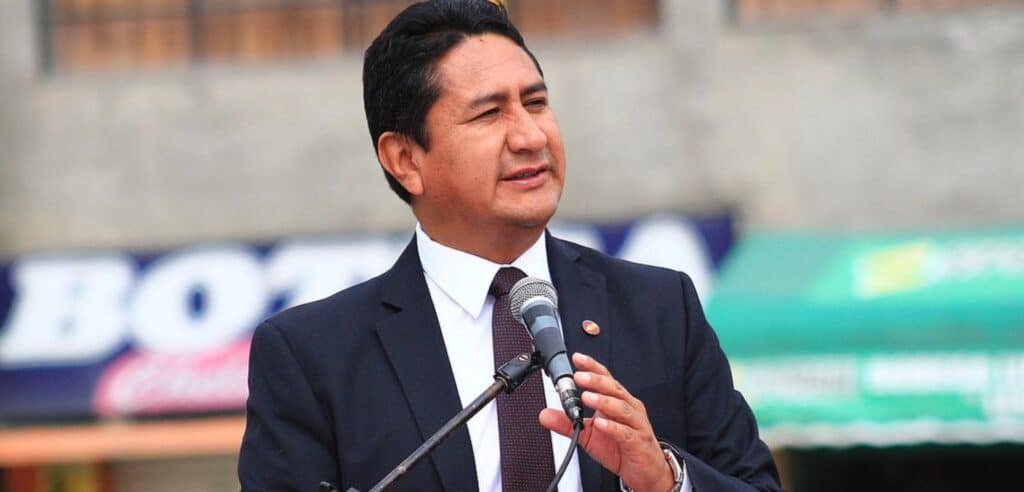 Vladimir Cerrón anuncia que Perú Libre no asistirá a mesa de diálogo con Dina Boluarte