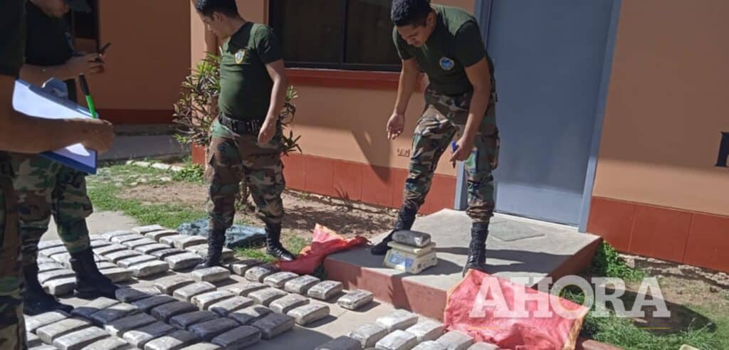 Policías y fiscalía antidrogas incautan más de 264 kilos de marihuana en Chaglla