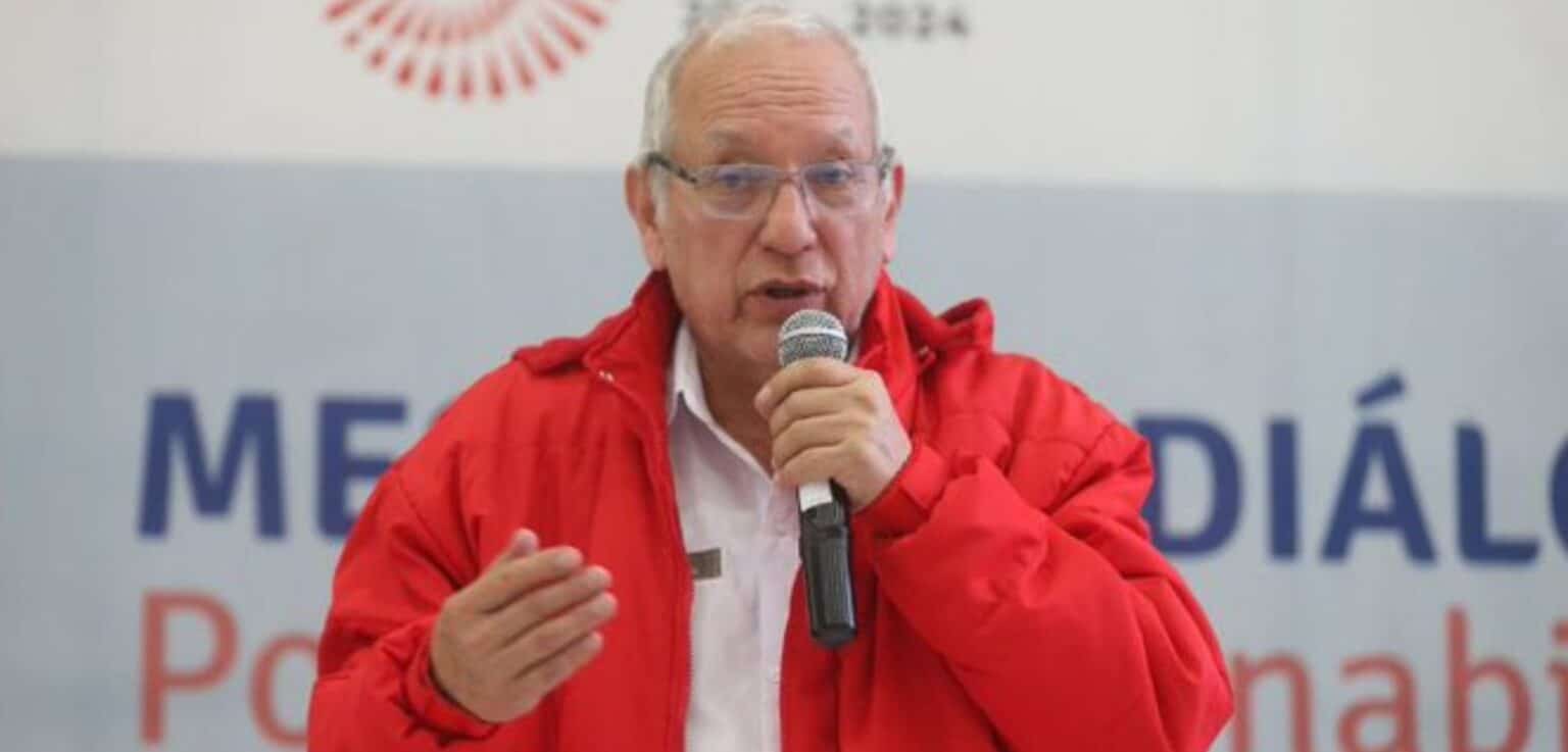 Ministro de Educación ratifica que el Gobierno planea quedarse hasta el 2026