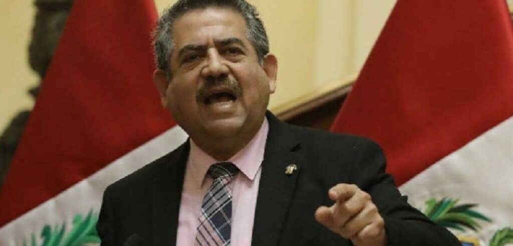 Manuel Merino pide a Dina Boluarte que renuncie en caso no pueda controlar las protestas sociales