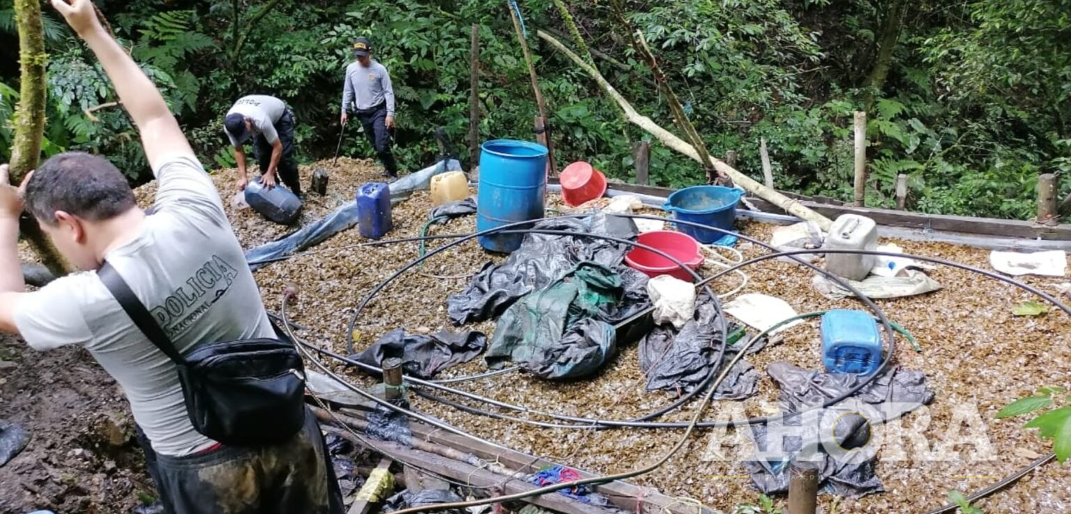 Policías destruyen laboratorio e insumos de fabricación de PBC en la provincia de Marañón