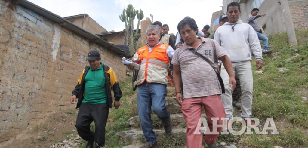 Pulgar prometió construir escalinatas y el primer estadio del pueblo en Las Moras