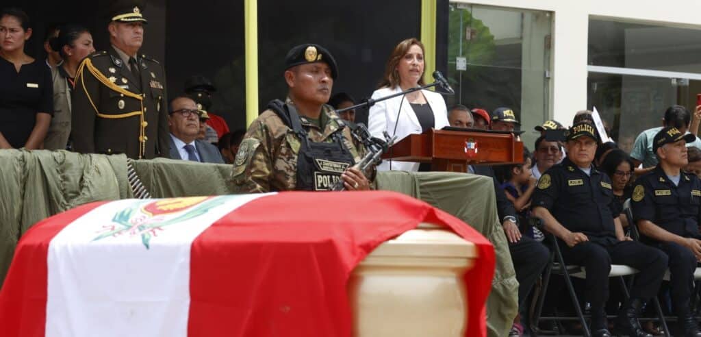 Boluarte tras policías muertos en emboscada: “Daremos una lucha frontal contra el narcoterrorismo”