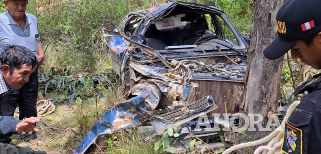 Un desaparecido y dos heridos deja despiste de automóvil en la vía Llata - Huánuco