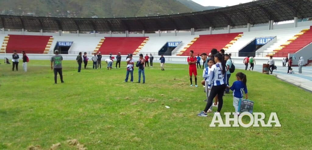 Dirigentes desmienten haber tomado las instalaciones del Complejo de Paucarbamba