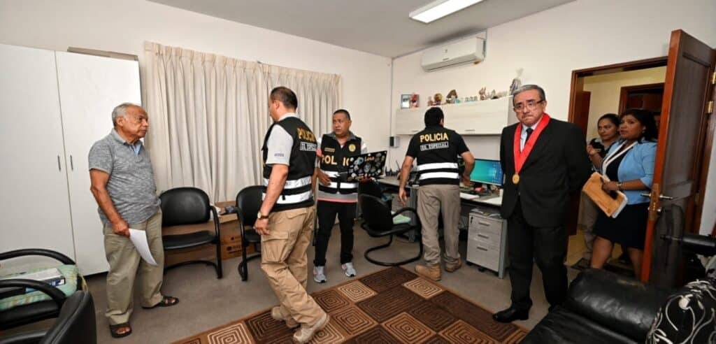 Fiscalía allanó vivienda del expremier Aníbal Torres por golpe de estado