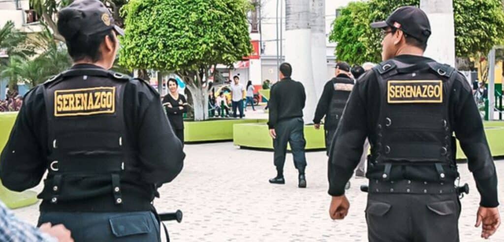 Congreso autoriza que Serenazgo use grilletes, chalecos antibalas y aerosoles