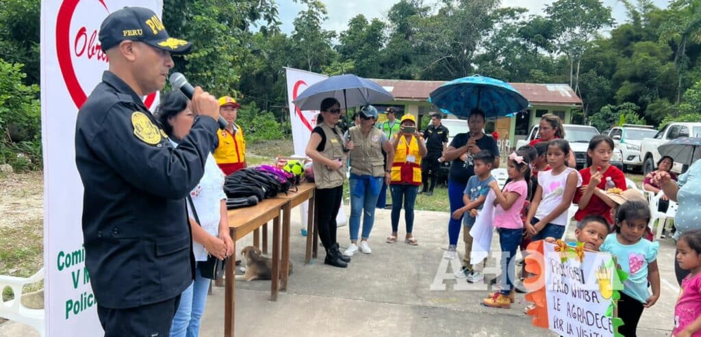 Entregan útiles escolares en la comunidad nativa Bena Jema