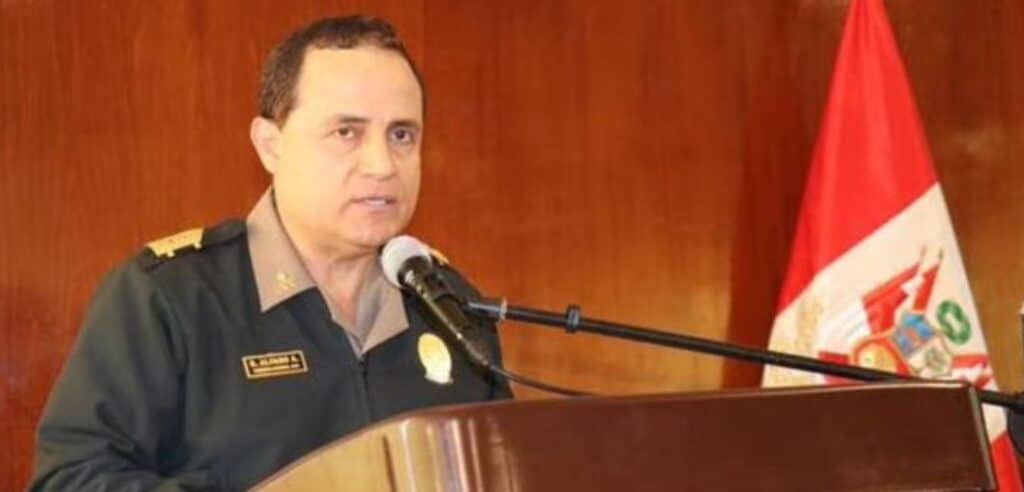 Excomandante general PNP habría recibido soborno de S/65 mil de alias “El Español”