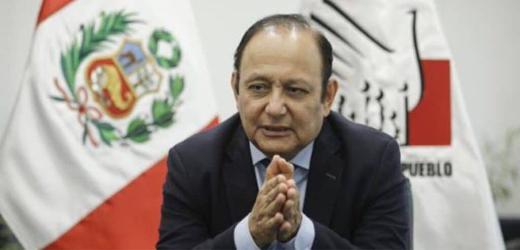 Designan a exdefensor del Pueblo como embajador del Perú en España