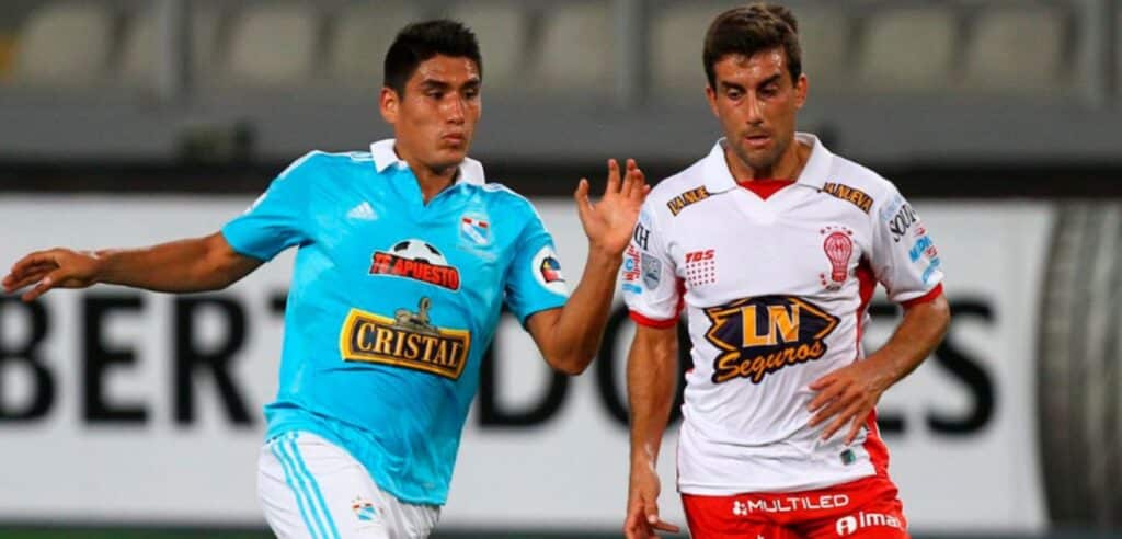 Cristal juega con Huracán por la Copa Libertadores