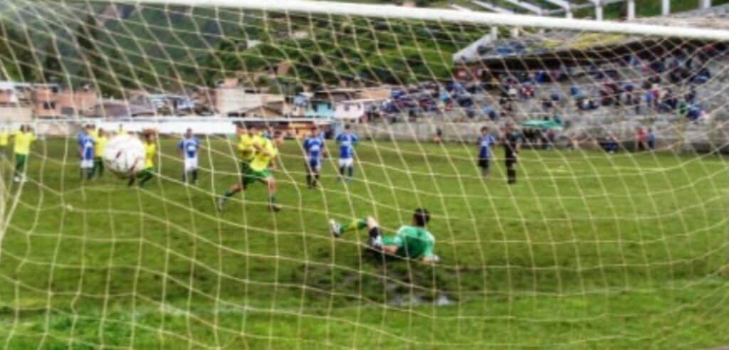 Hospital es puntero y Once Caldas colero en Huariaca