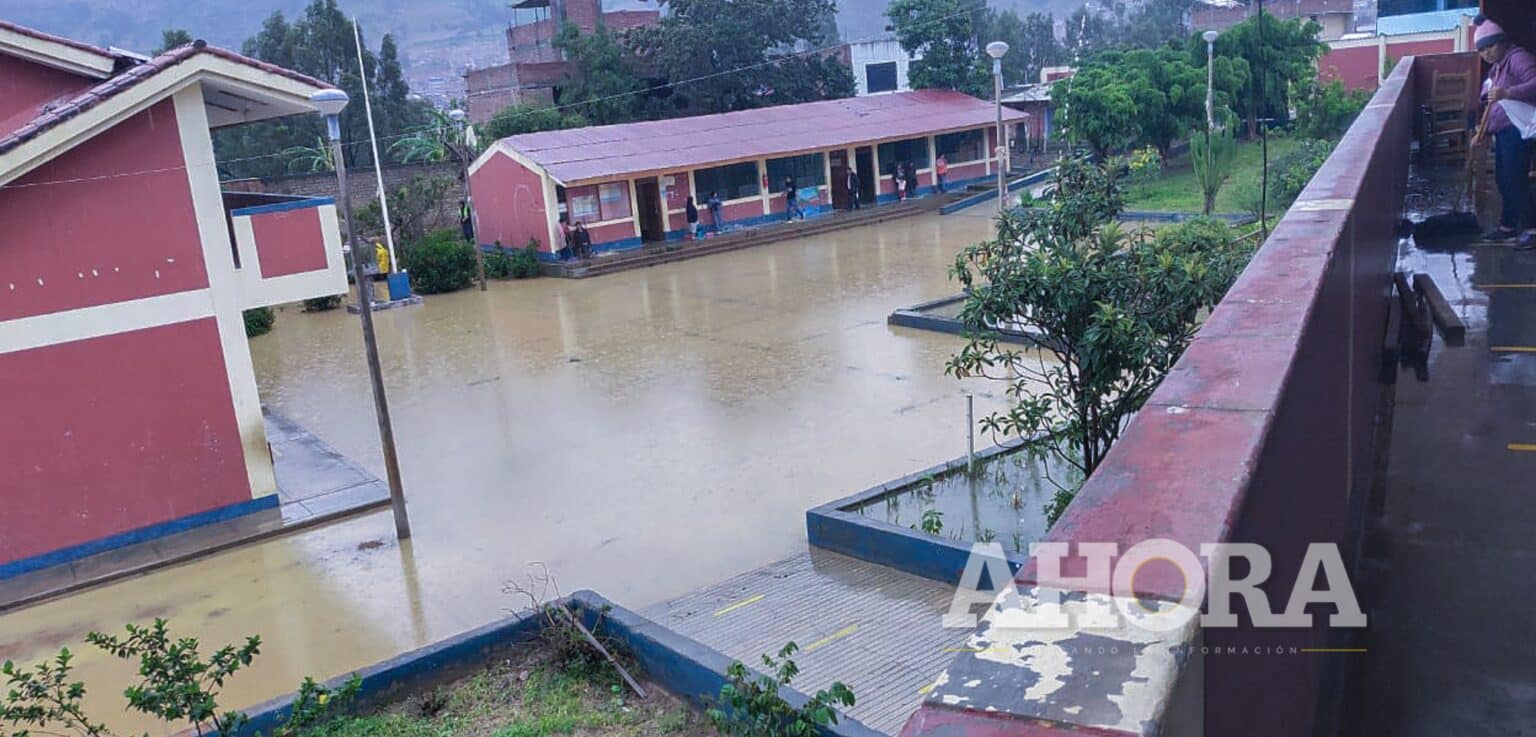 Inundaciones ponen en riesgo a colegios y centros de salud de Llicua en Amarilis