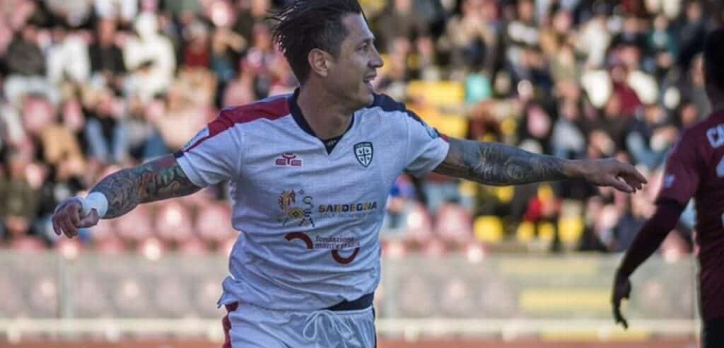 El goleador ítalo-peruano anotó doblete en la goleada del Cagliari al Reggina por 4-0 y llegó a los 15 goles, alcanzando así la cima de la tabla de goleadores de la Serie B italiana.   
