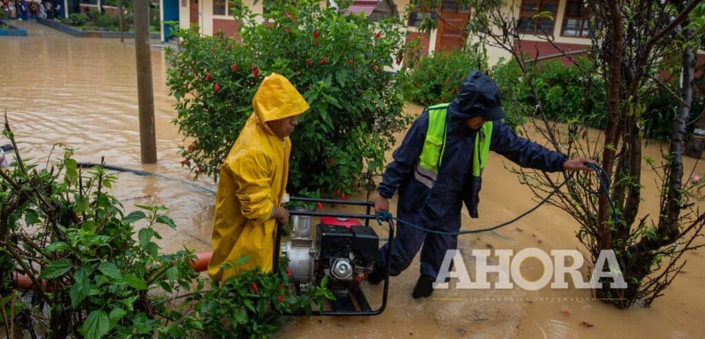 Colegios en estado crítico no podrán iniciar año escolar tras intensas lluvias