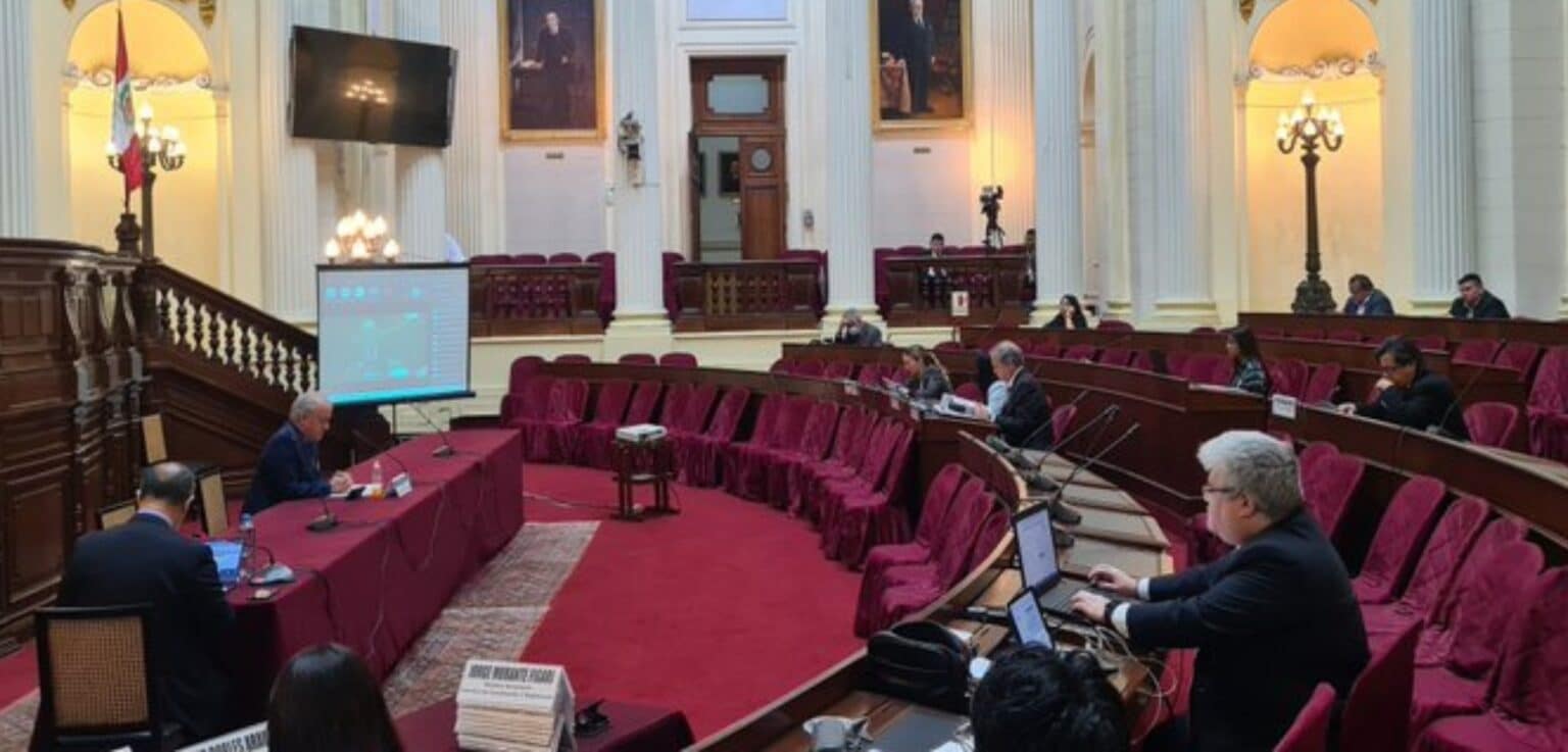 Comisión de Constitución bloqueó adelanto de elecciones para este año
