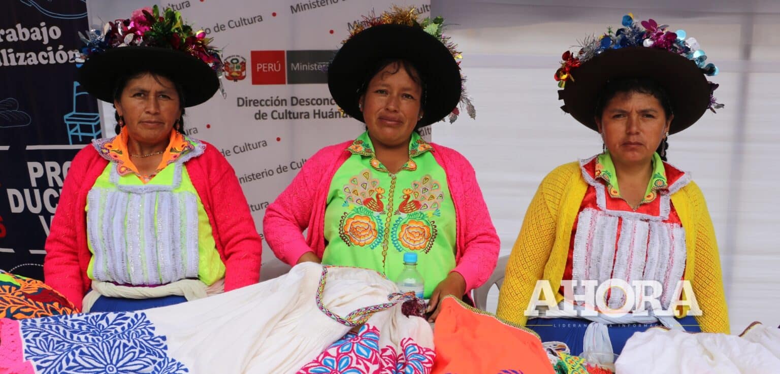 Maestros del tejido y la alfarería participaron en I Festival de Artesanía Huanuqueña