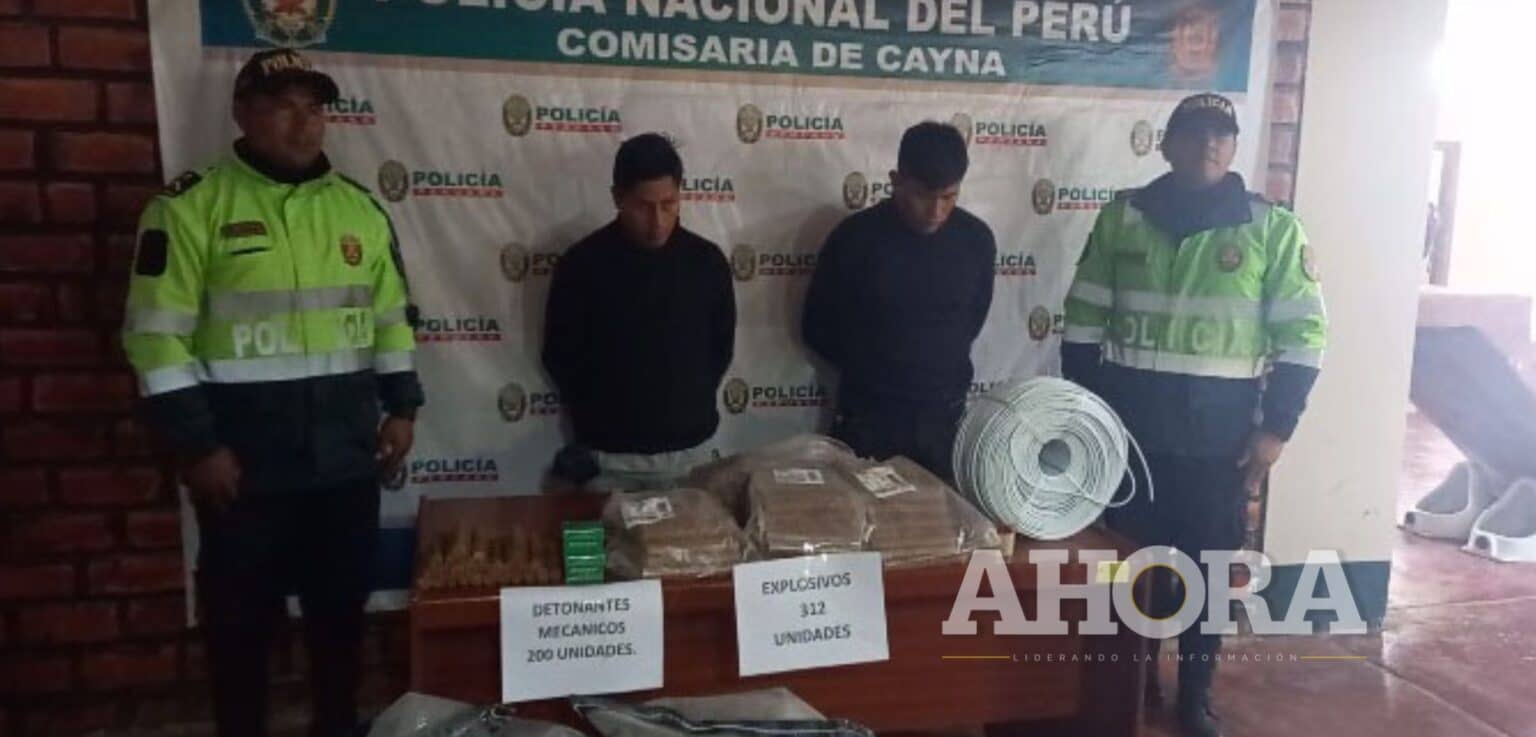 Detienen a dos sujetos que transportaban gran cantidad de explosivos en Ambo