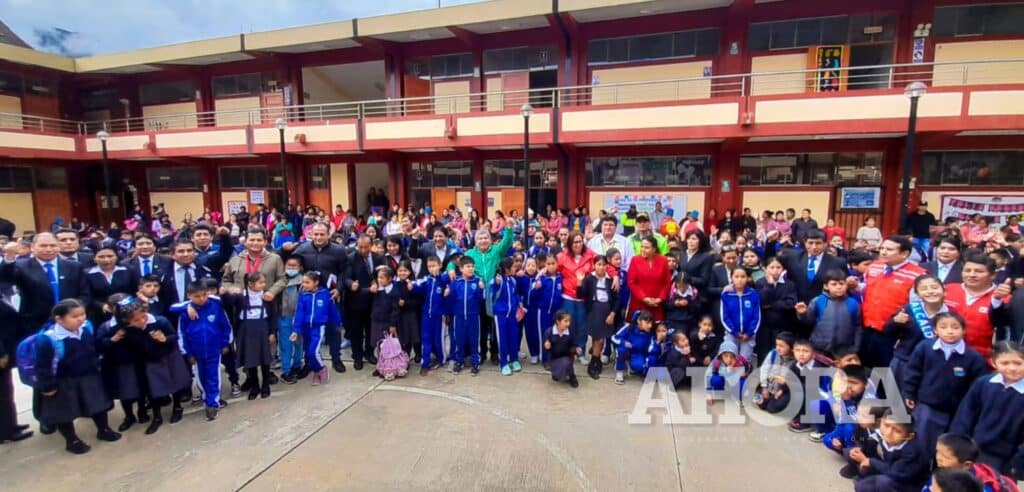 Más de 224 mil estudiantes de inicial, primaria y secundaria volvieron a sus aulas